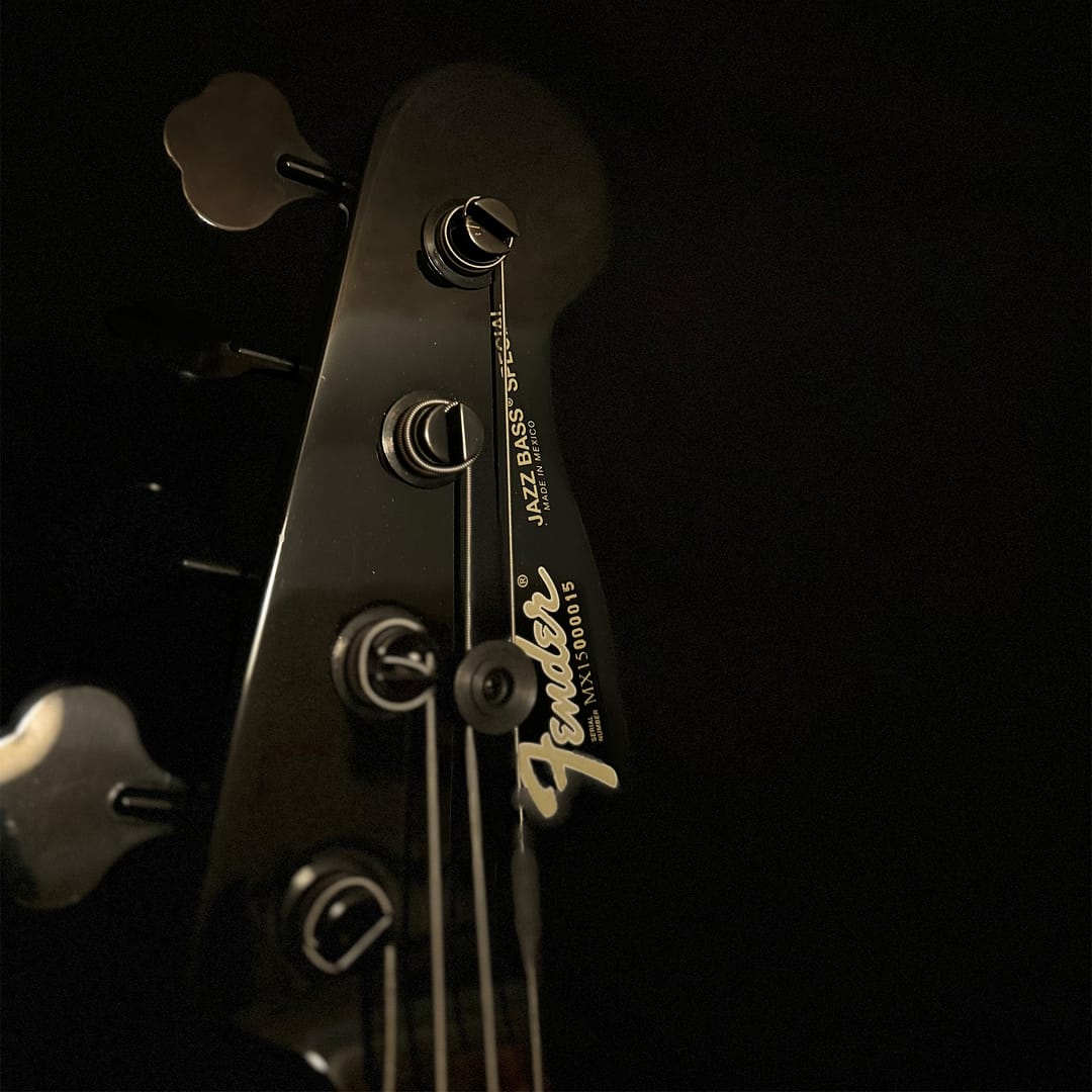 2015 Fender Duff McKagan Signature Jazz Bass Special, Pearl White
