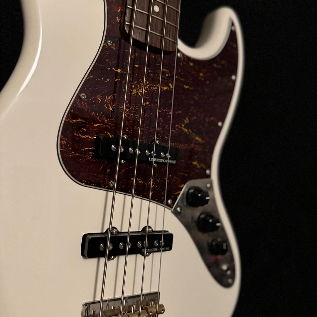 2010 Squier Classic Vibe '60s Jazz Bass, Olympic White