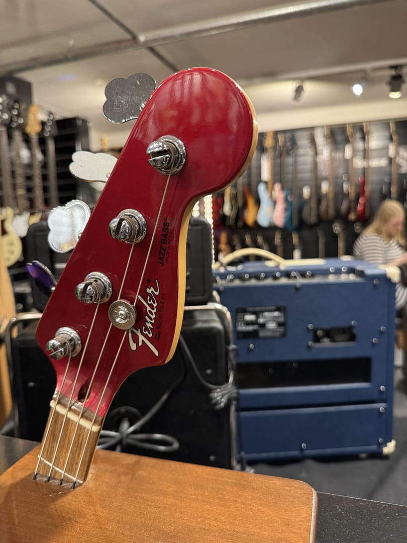 Best bass guitar shop in Hamburg, Germany: No.1 Guitar Center