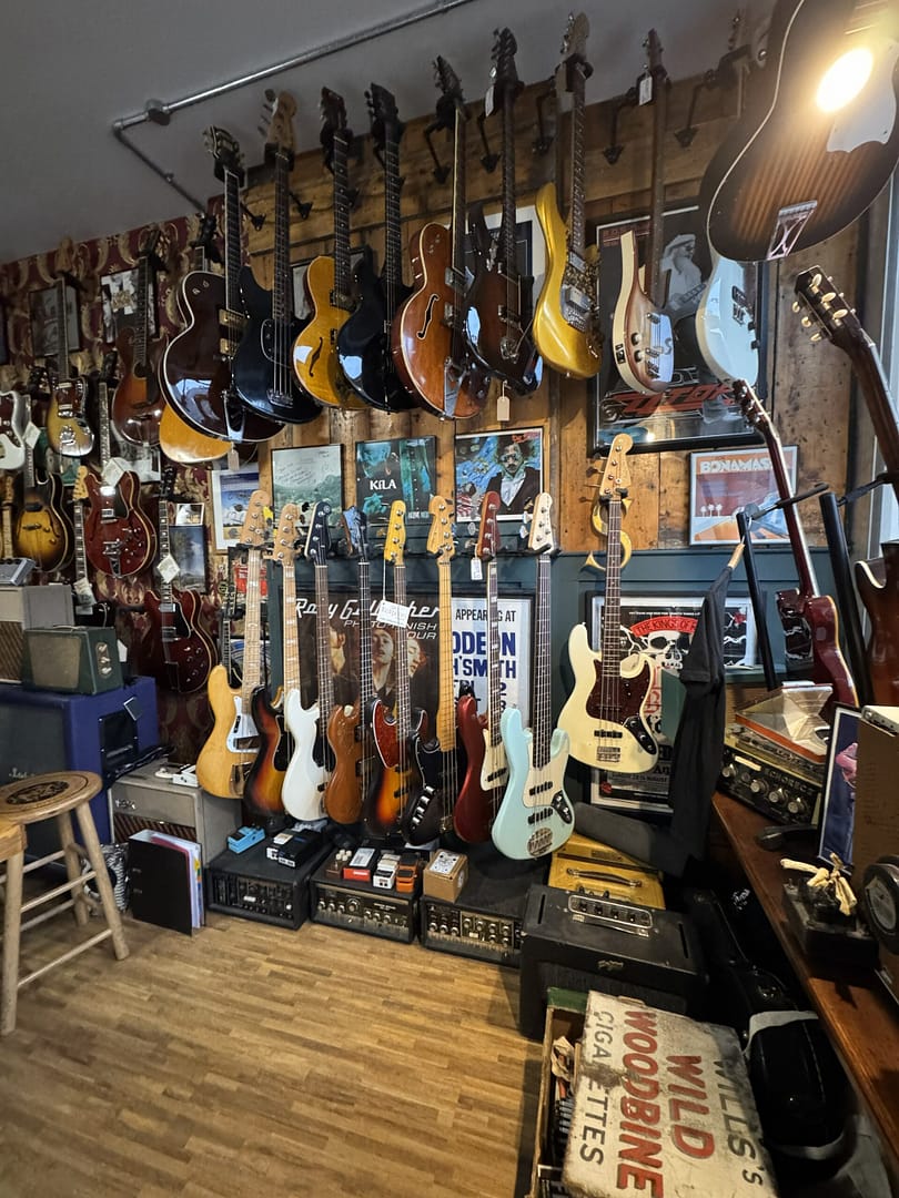 Top bass guitar store in Dublin: Some Neck Guitars