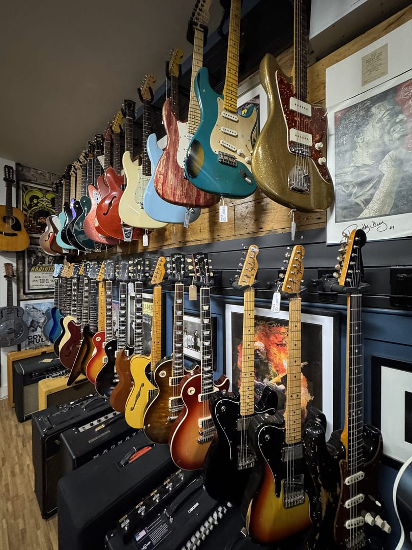 Top bass guitar store in Dublin: Some Neck Guitars