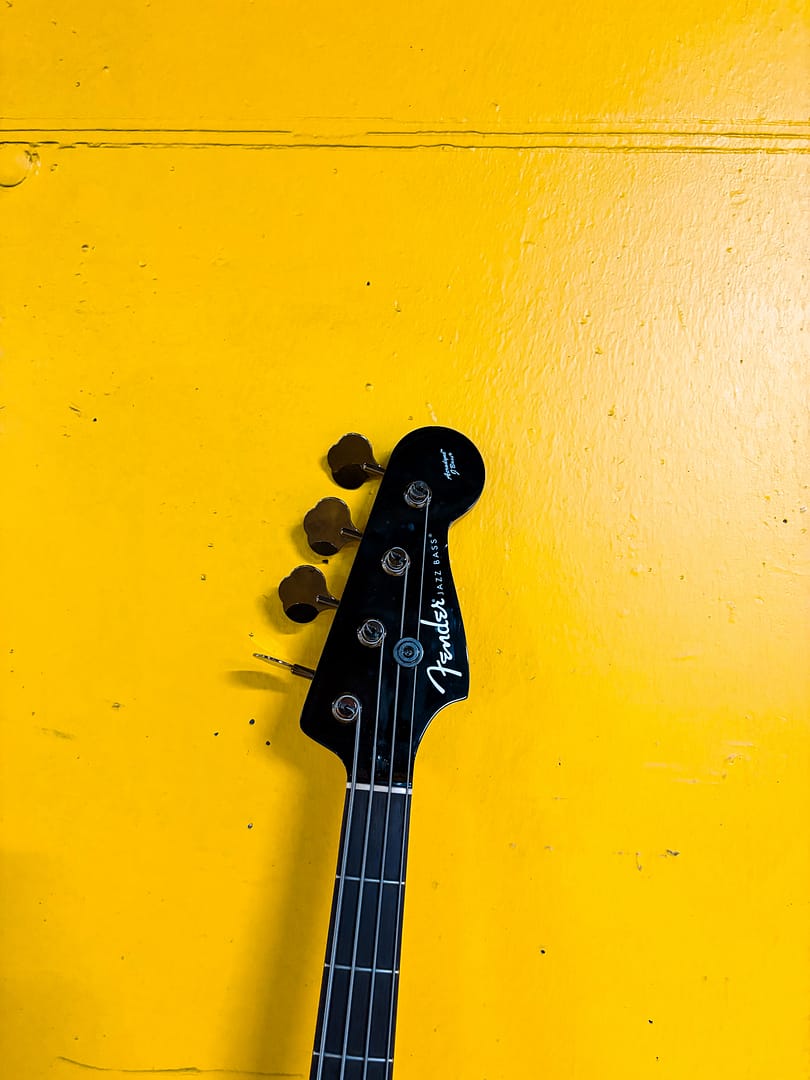Fender Aerodyne jazz bass - parking basement